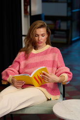 Suéter de mezcla de lana con crema de fresa