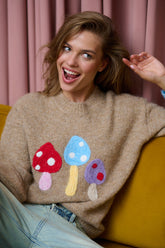 suéter de hongos funky