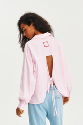 Hemd mit Herzausschnitt und Rückenschlitz