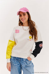 Tweety im Blütenpullover