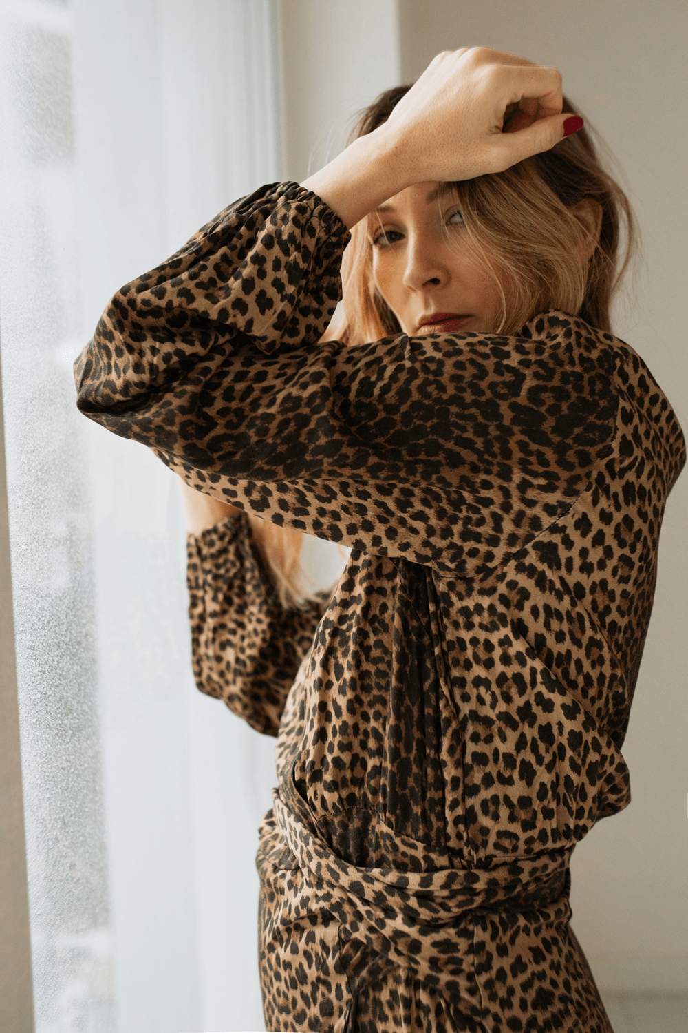 Leopardo daugiafunkcinė mini suknelė