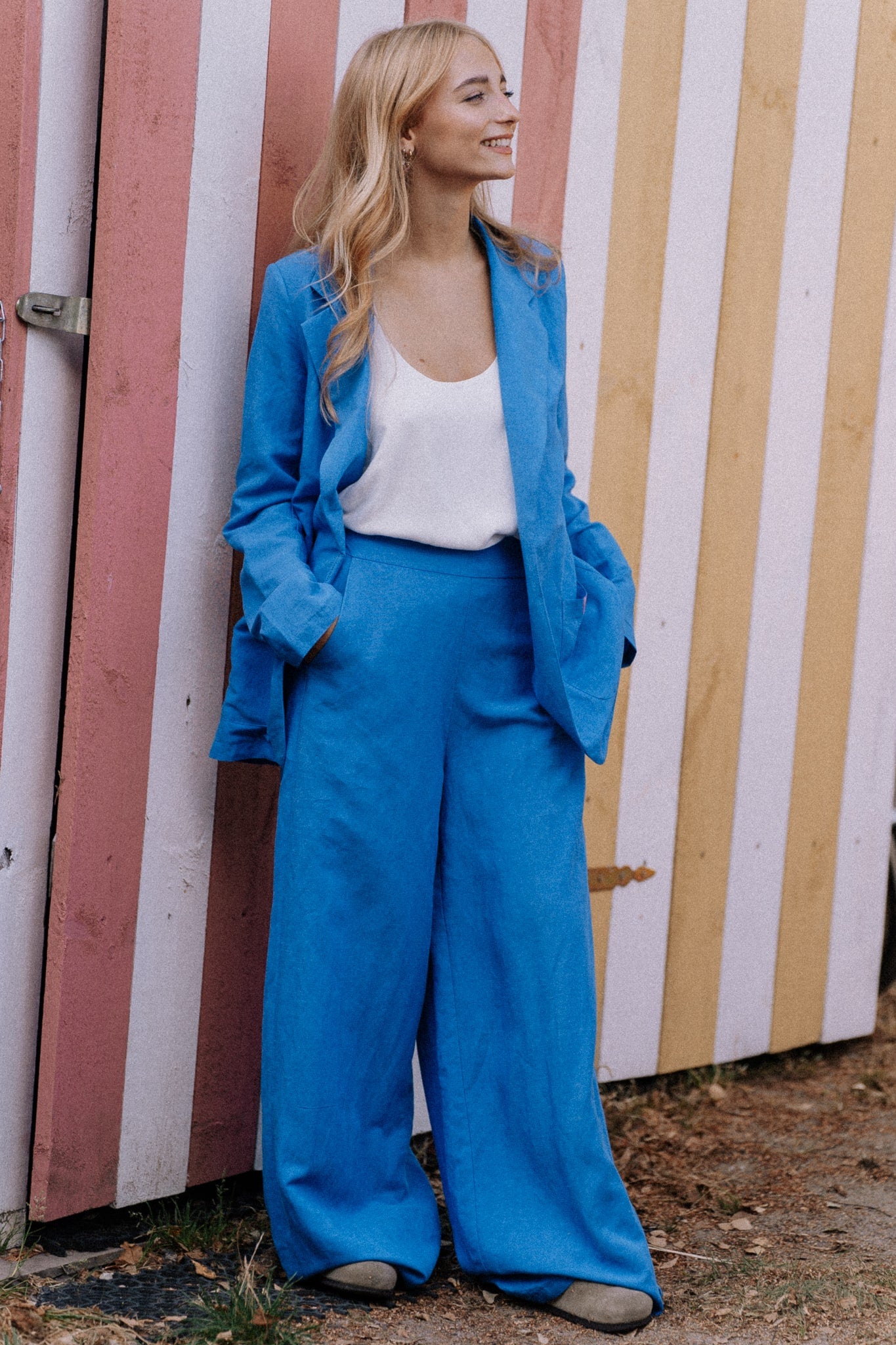 Pantaloni largi din in Blue Margarita