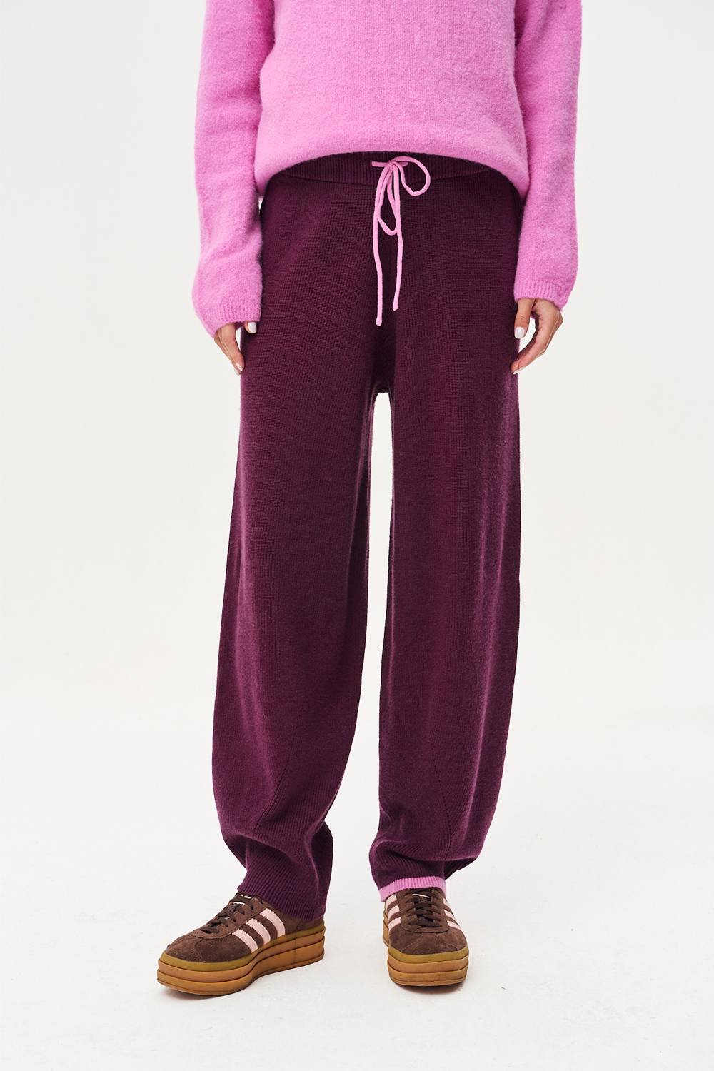 Dark Comfort Knit Pants