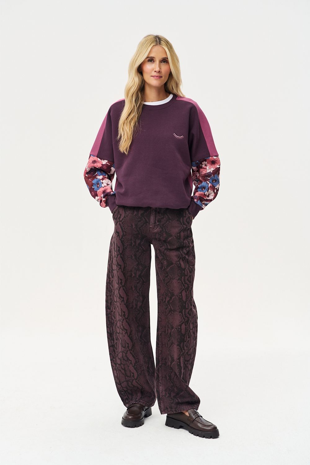 Flowing Grace sweatshirt
