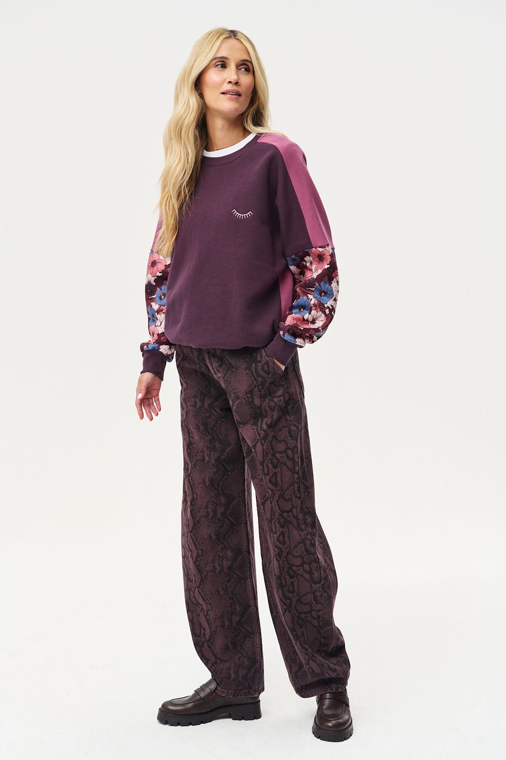 Flowing Grace sweatshirt