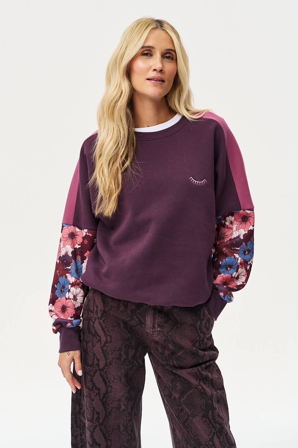 Flowing Grace sweatshirt