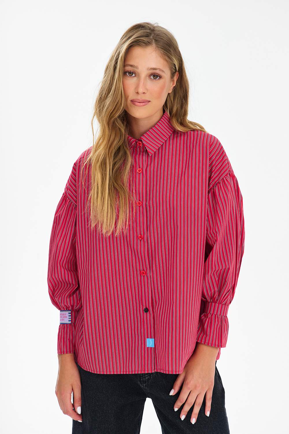 Camicia Dramatic Entrance