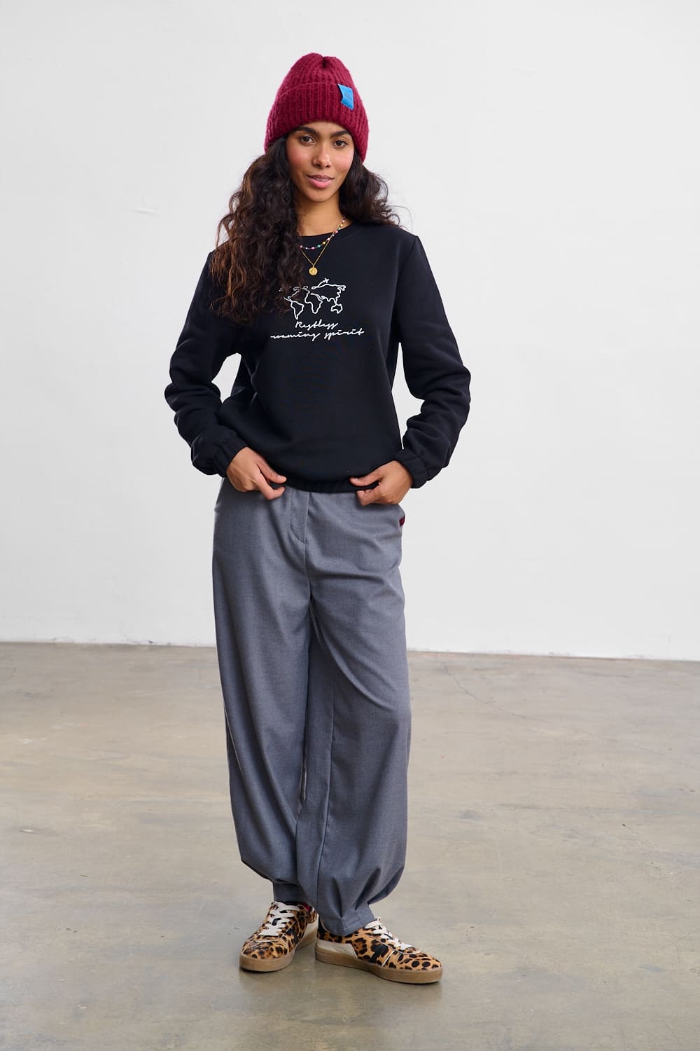 Sweatshirt med tryk Roaming Spirit