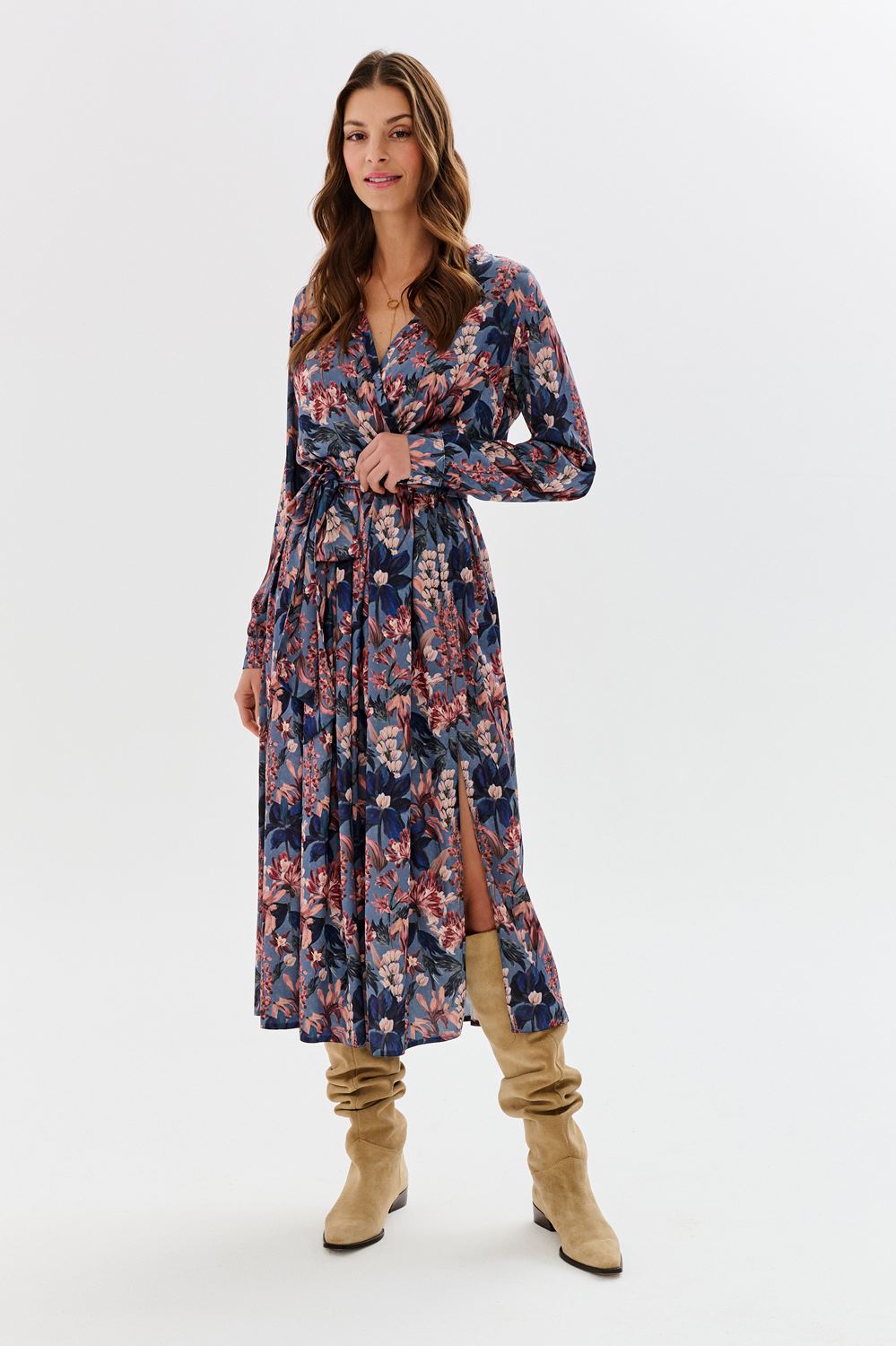 Rochie lungă The Frozen Lilly cu talie accentuată