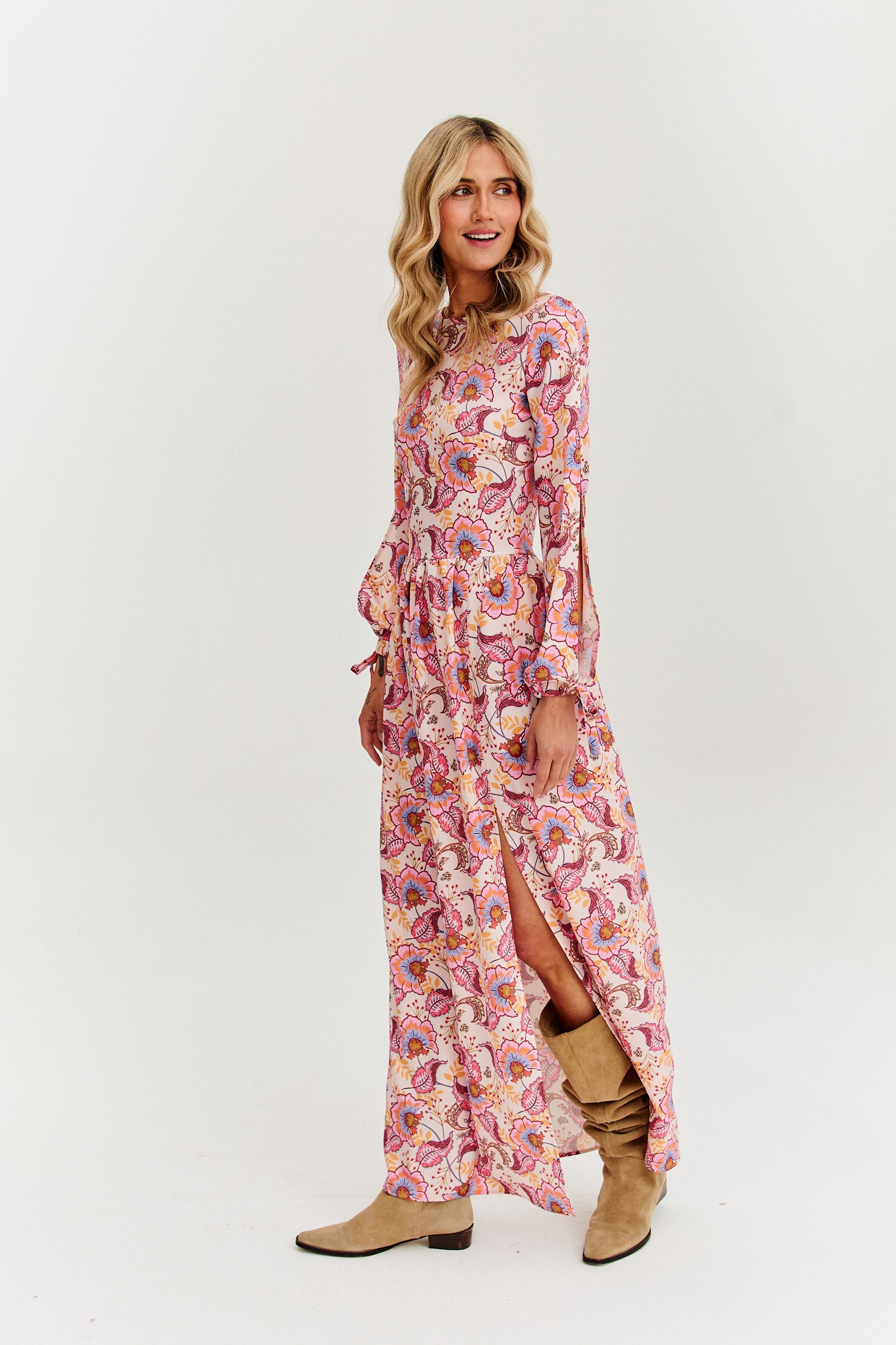 Rochie maxi cu mâneci crăpate Dreamfield