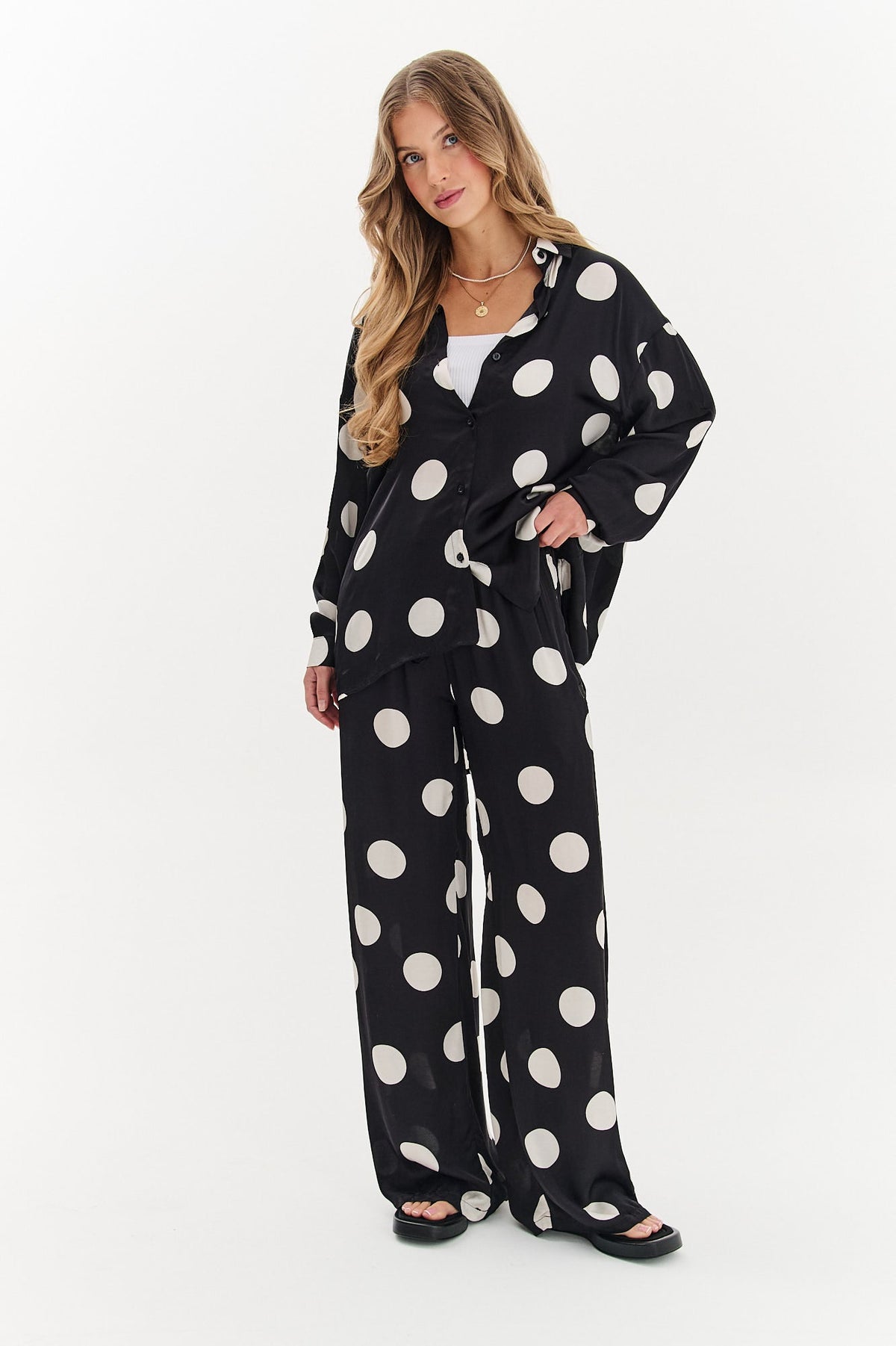 Pantalon large à pois chanceux