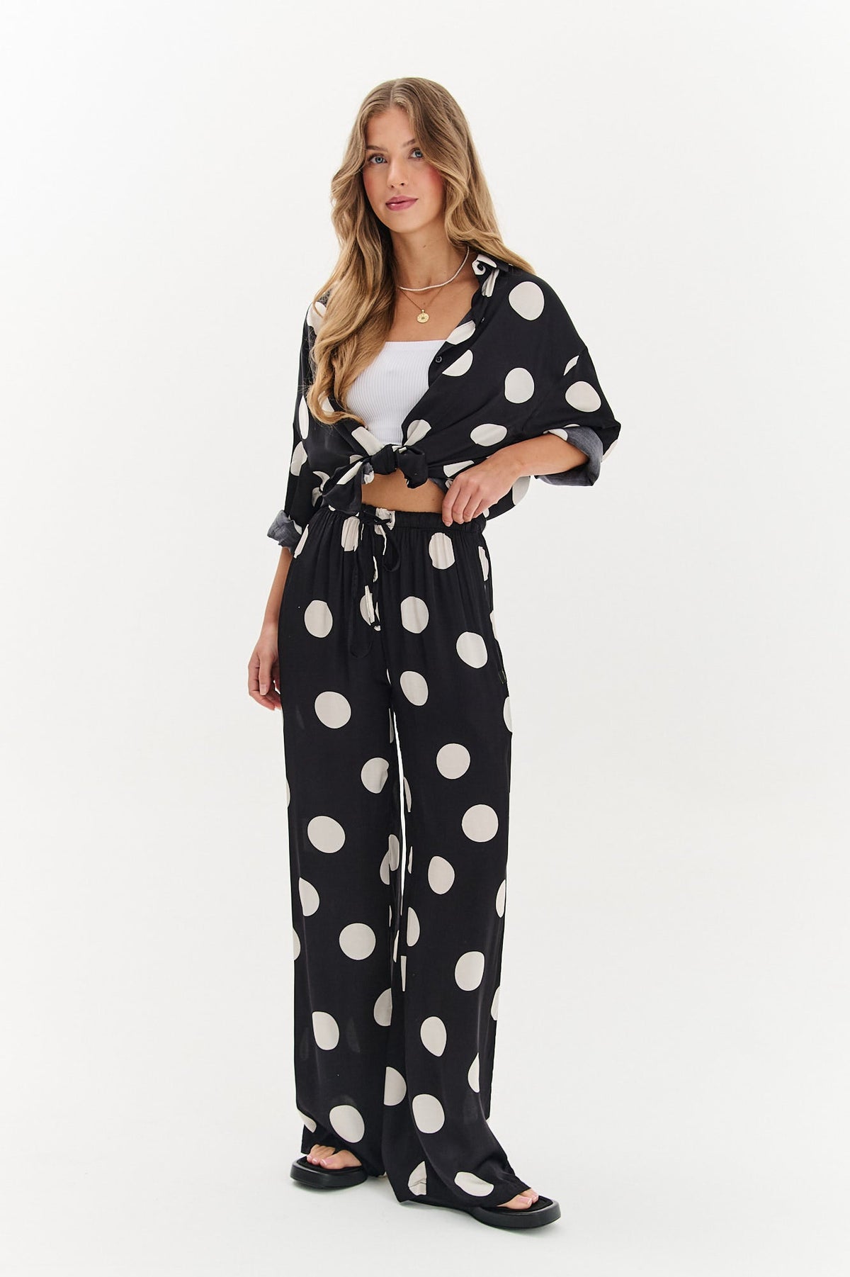 Pantalon large à pois chanceux