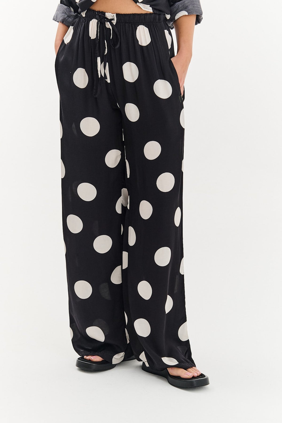Pantalon large à pois chanceux