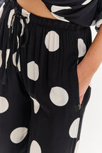 Pantalon large à pois chanceux