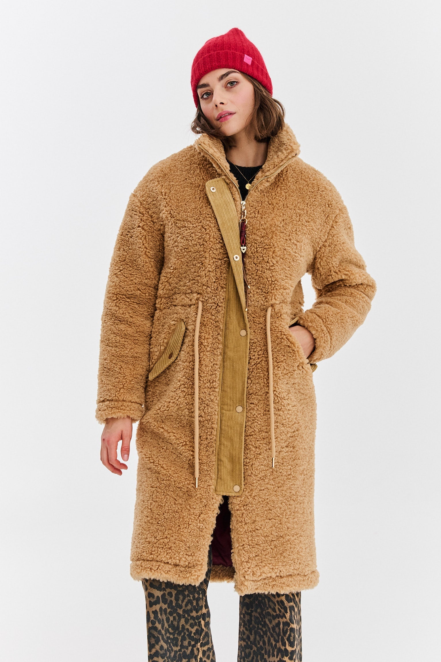 Meškiuko kailio paltas Honeywood