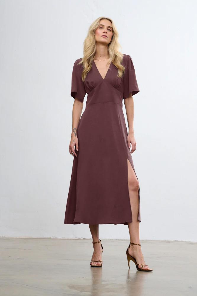 Cinnamon Chic midi dress –