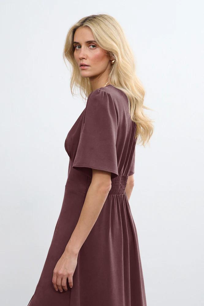 Cinnamon Chic midi dress –