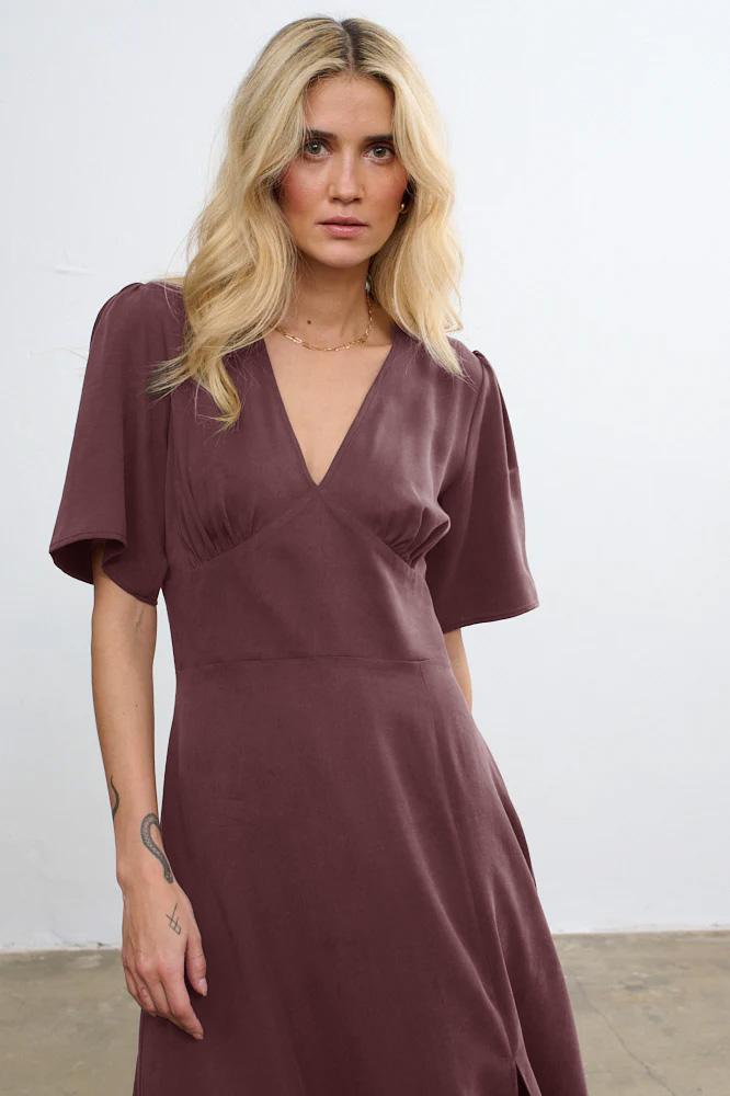 Cinnamon Chic  midi dress