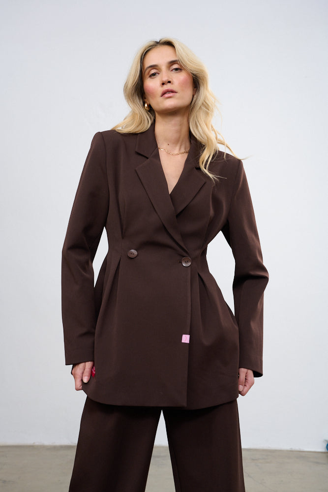 Brown Muse waisted blazer
