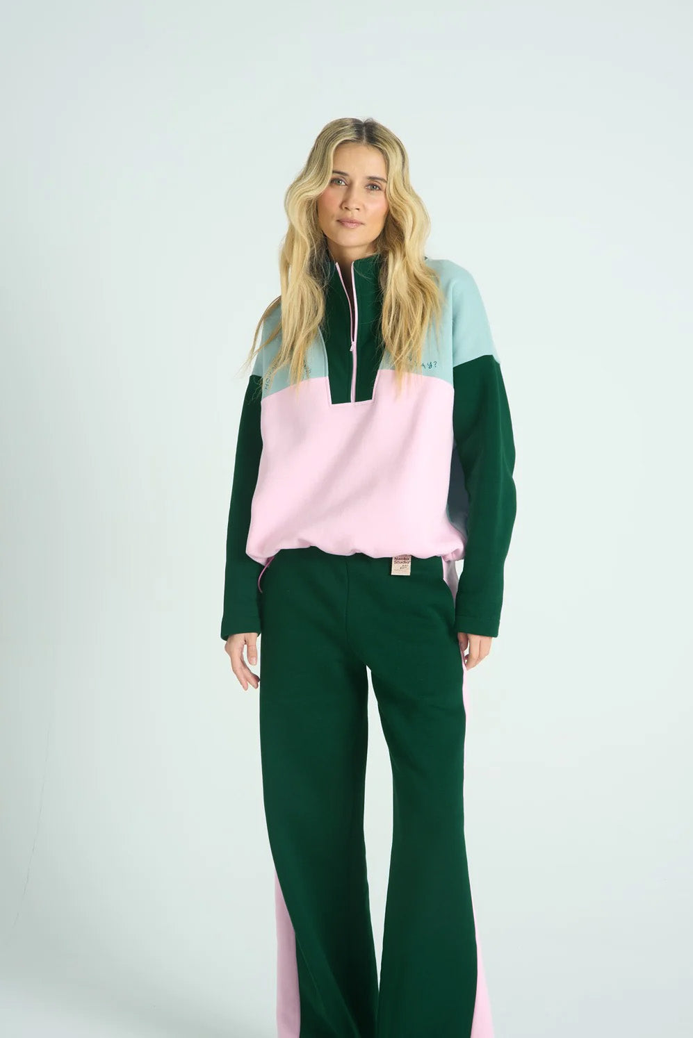 Pantaloni de trening Wise Love x Loveis Wise