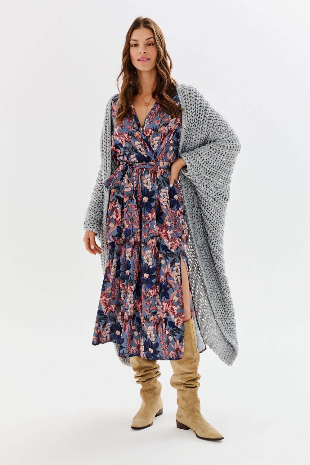 Rochie lungă The Frozen Lilly cu talie accentuată
